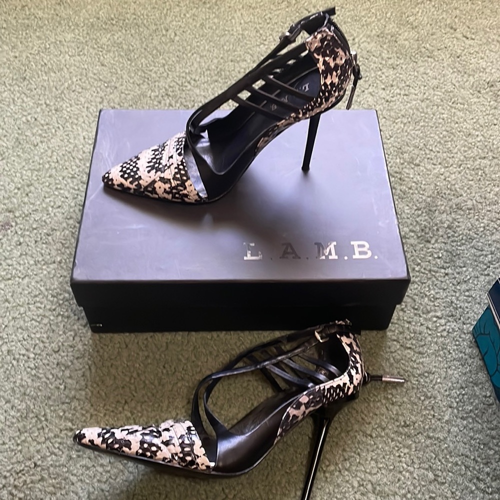 L.A.M.B pumps size 8